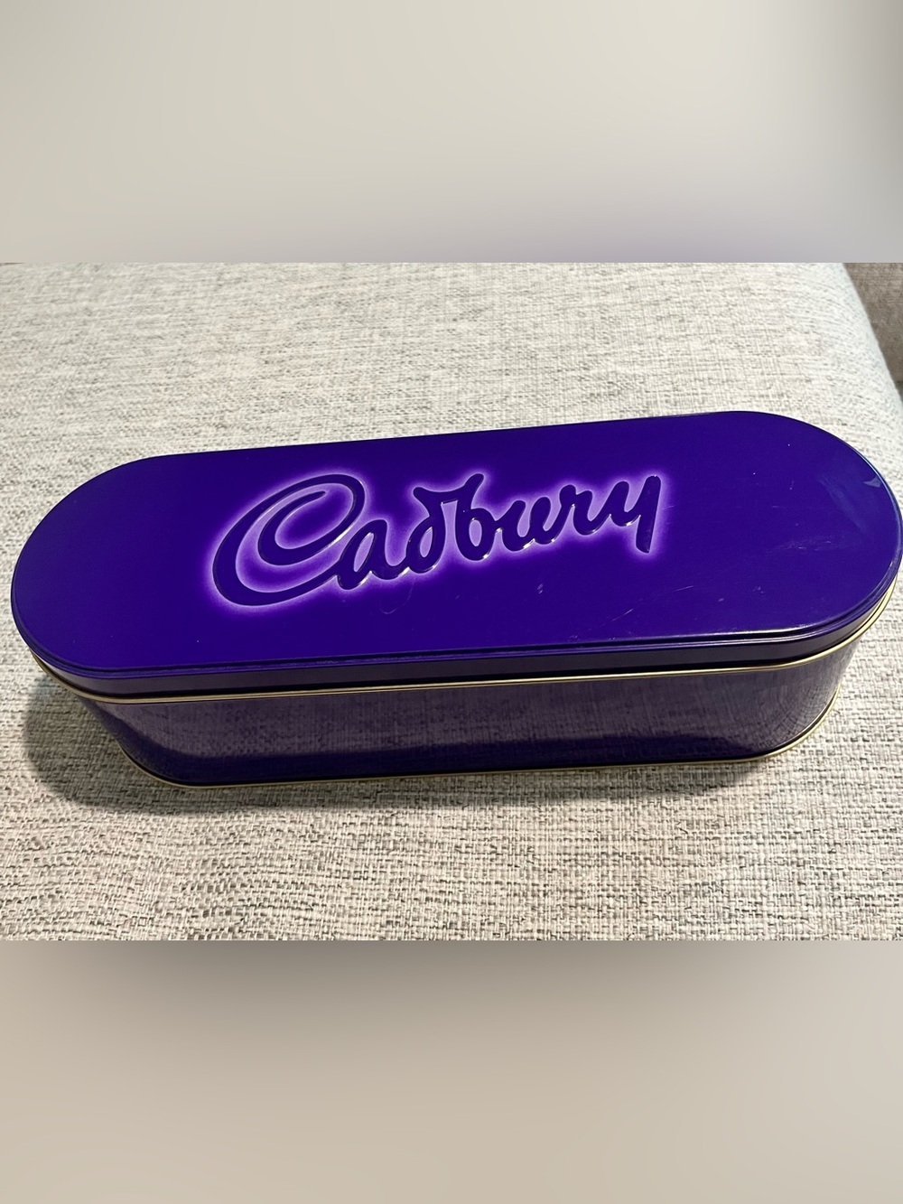 Cadbury Fingers Tin – Collectible Biscuit Storage Tin